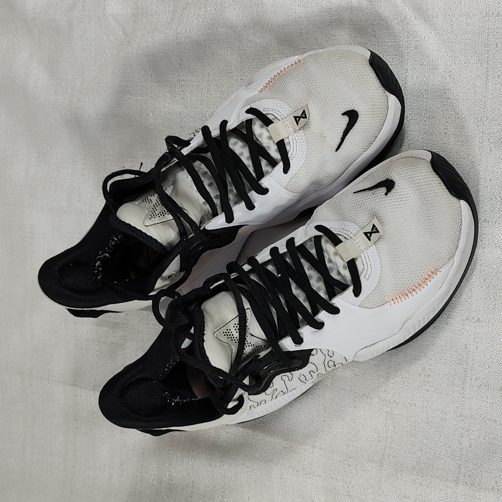 Nike PG 5 Low Top Sneakers Lace Up Shoe Mesh Base Leather Overlays Men Size 7.5